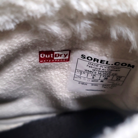 Sorel Waterproof Boot - Picture 3 of 5